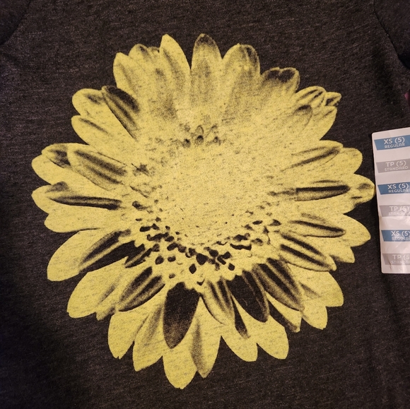 New Size 5 Old Navy With Size tag top - Picture 3 of 3